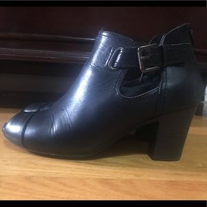 Earth Origins peep toe booties